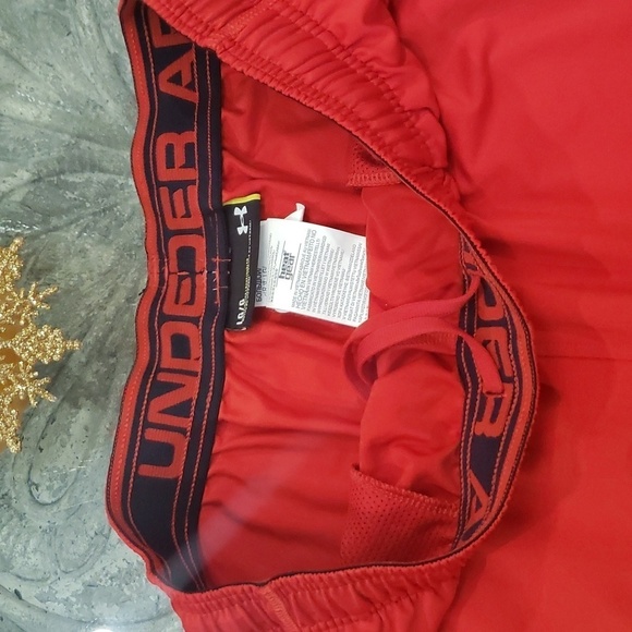 UNDER ARMOUR MEN'S HEAT GEAR LARGE SHORTS LOKE NEW - Picture 4 of 10